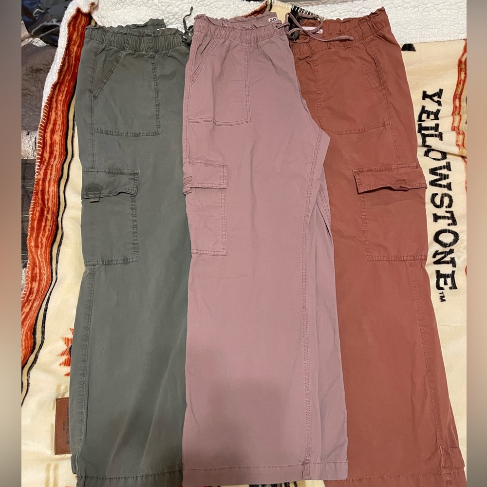 SO Smocked Cargo 3 Pairs of Pants